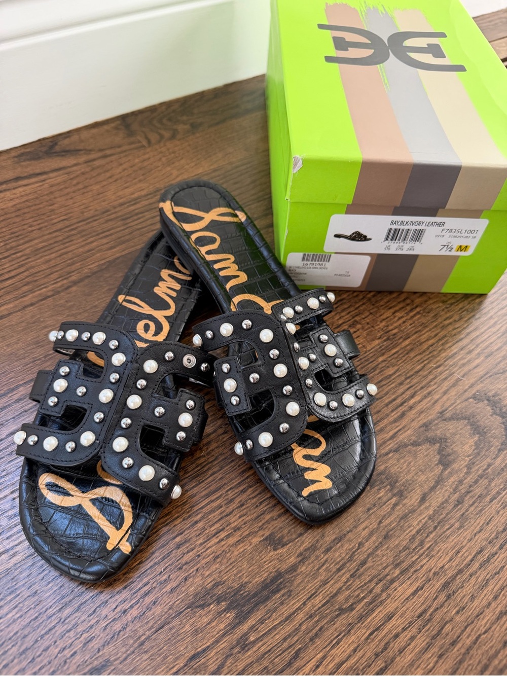 Sam Edelman Women's Bay Sandals Black Leather Pearl Embellished Size 7.5 M EUC
